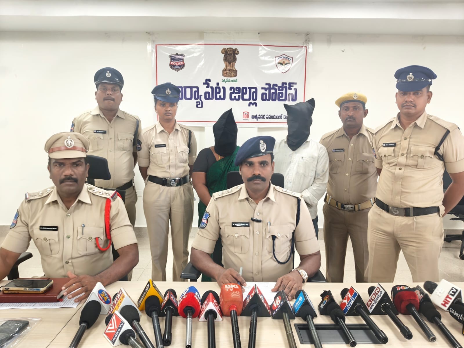మహిళా హత్య కేసులో ఇద్దరు అరెస్ట్: ఎస్పీ