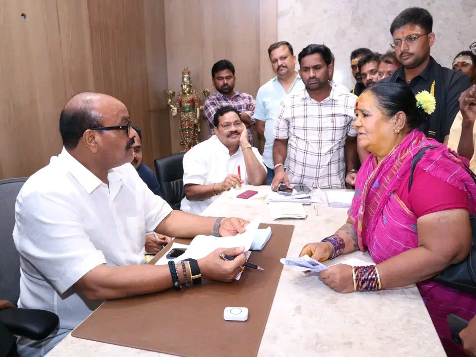 ప్రజా సమస్యలను పరిష్కరించేందు కే ప్రజా దర్బార్‌ మంత్రి
