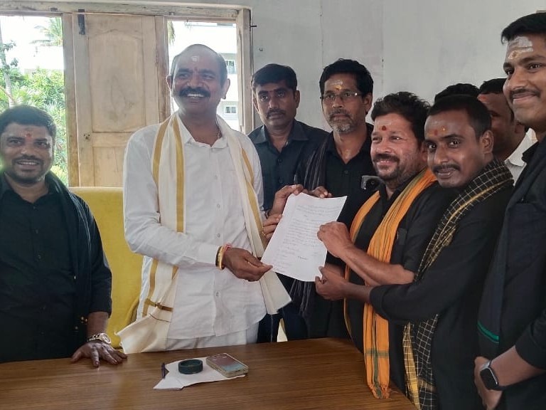 ప్రత్యేక రైలు ఏర్పాటు చేయాలని వినతి