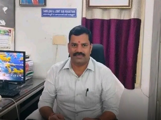 దుండిగల్-గండిమైసమ్మ తహశీల్దార్‌గా రాజేశ్వర్ రెడ్డి