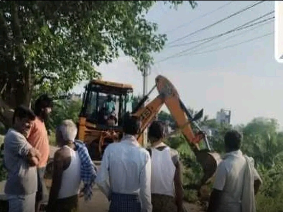 ‘అధికారులు స్పందించి పిచ్చి మొక్కలను తొలగించారు’