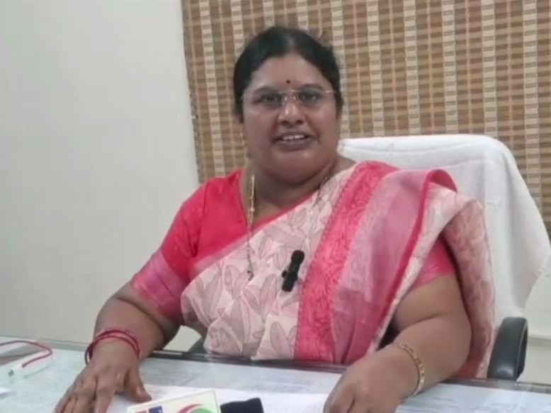 భూ భారతి దరఖాస్తులు వెంటనే పరిష్కరించాలి: ఆర్డీవో