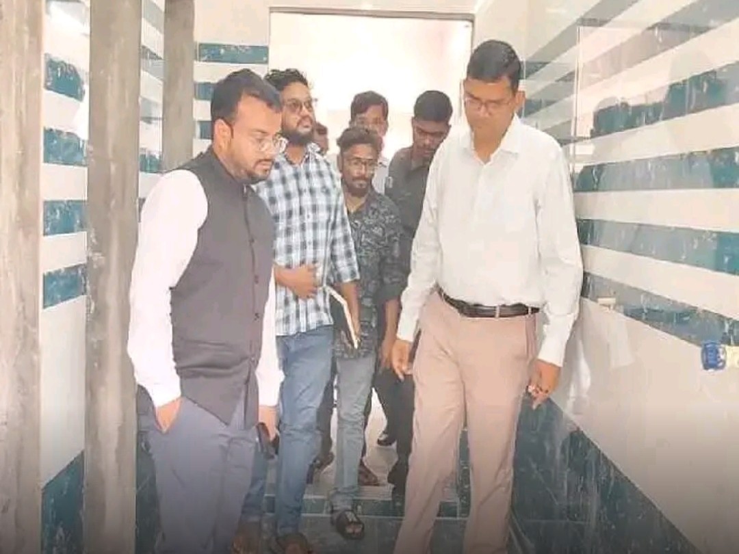 ‘రోడ్డువైపు ఉన్న మెట్లను జాగ్రత్తగా నిర్మించాలి’