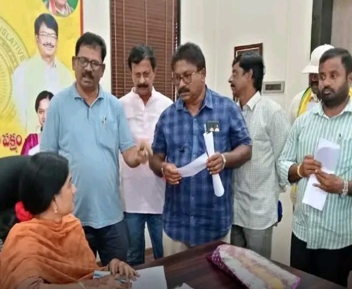 ‘ప్రజా సమస్యలను తొందరగా పరిష్కరించాలి’