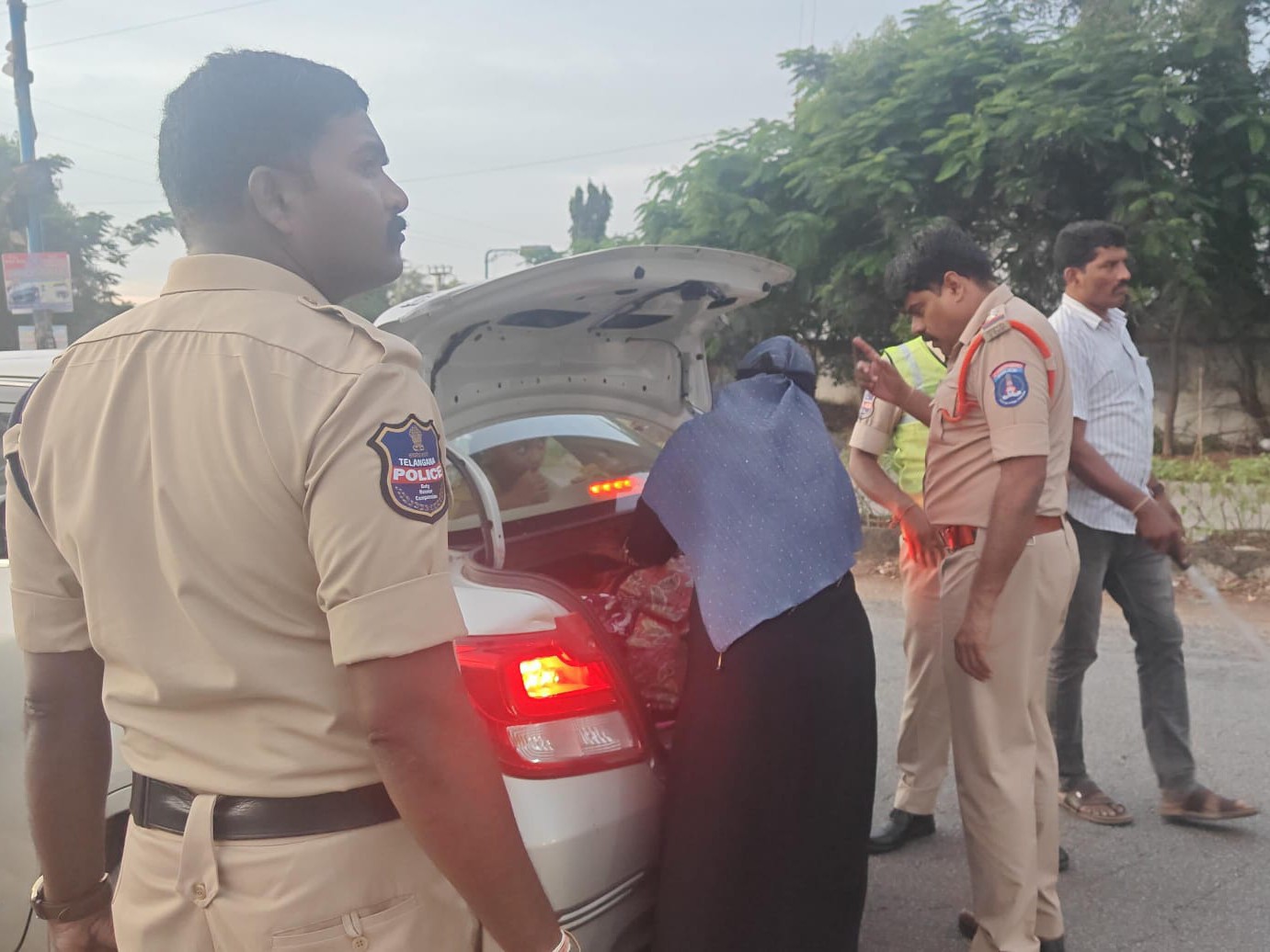 సీఐ ఆధ్వర్యంలో స్పెషల్ డ్రైవ్ తనిఖీలు