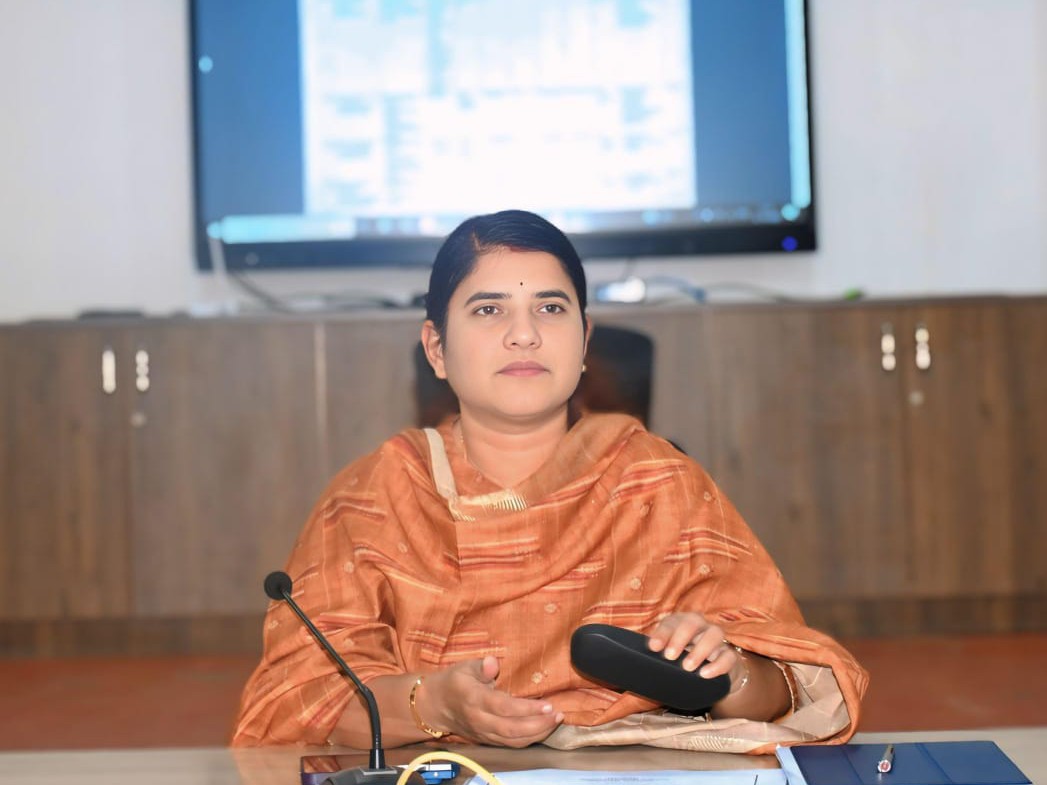 నూతన పారిశ్రామికవేత్తలకు ప్రోత్సాహం ఇవ్వండి: కలెక్టర్