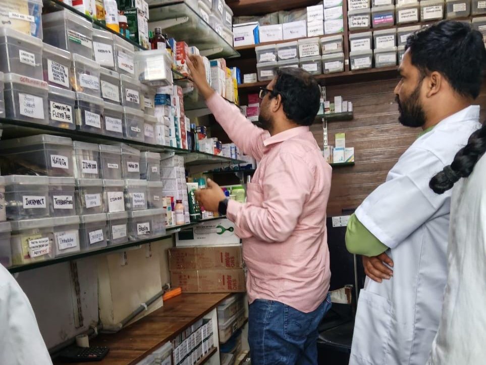 మెడికల్ షాపుల్లో విస్తృతంగా తనిఖీలు