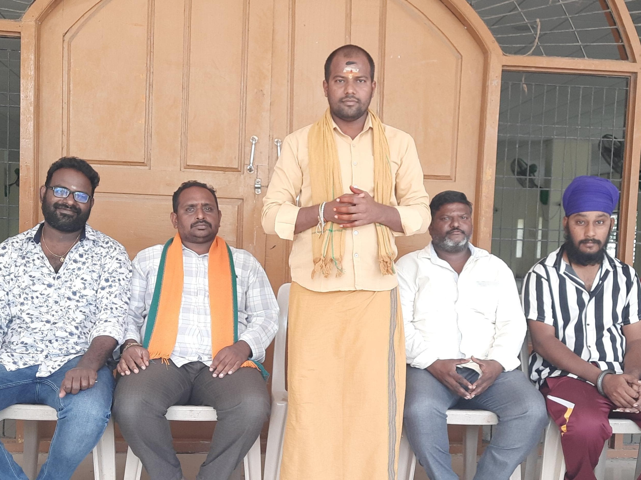‘జాబ్ మేళాలో స్థానికులకు ప్రాధాన్యత ఇవ్వాలి’