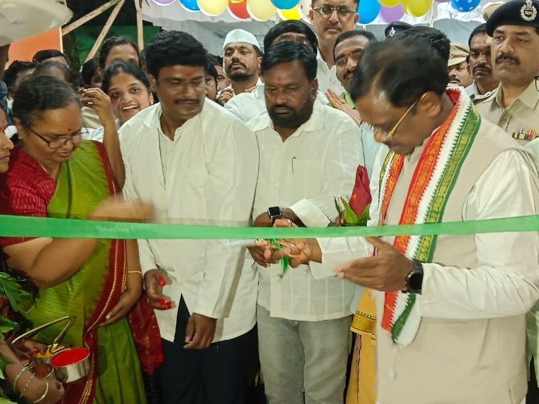 వర్గల్ ప్రభుత్వ ఆసుపత్రిని ప్రారంభించిన మంత్రి
