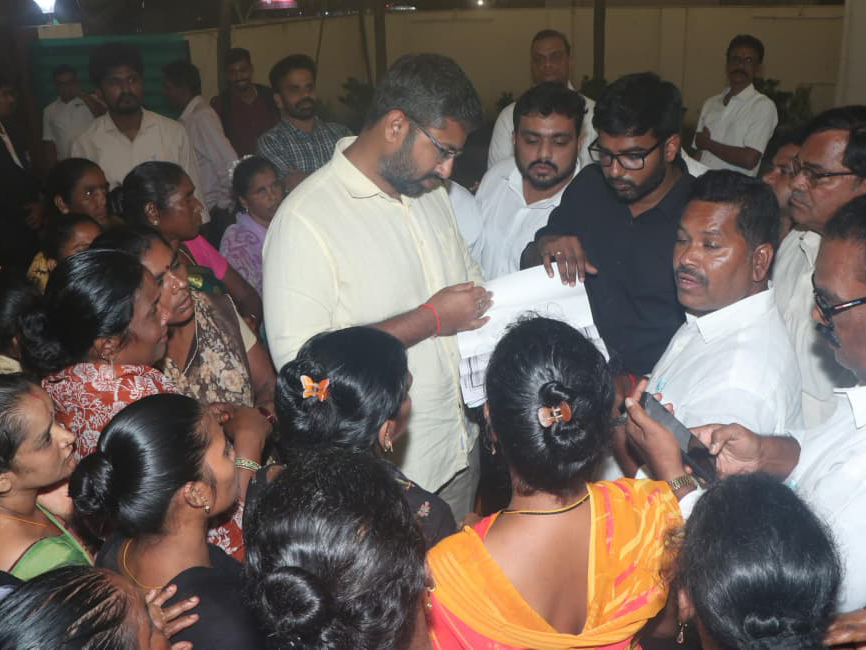 బంగ్లాదేశ్ కస్టడీలో 8 మంది జిల్లా మత్స్యకారులు