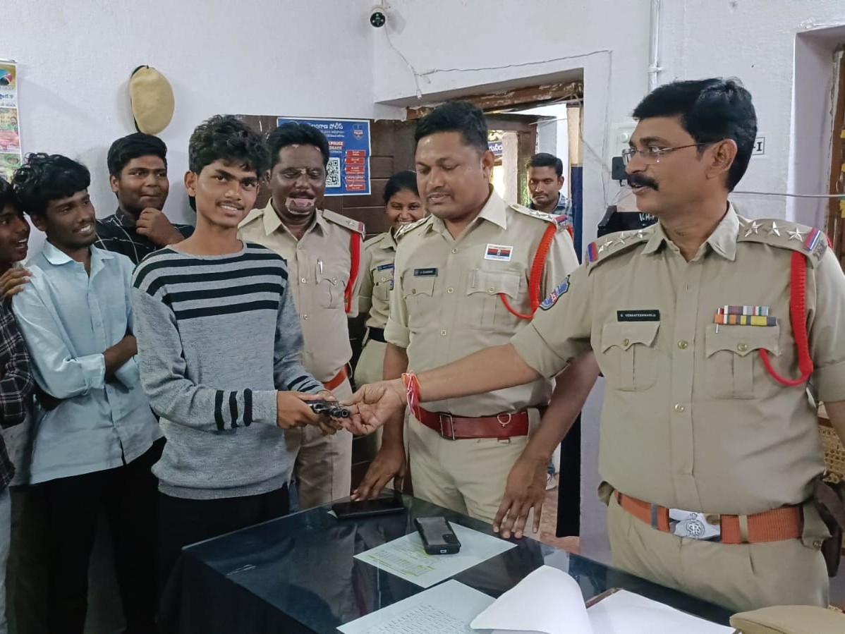 ‘సమాజంలో పోలీసుల పాత్ర వెలకట్టలేనిది’