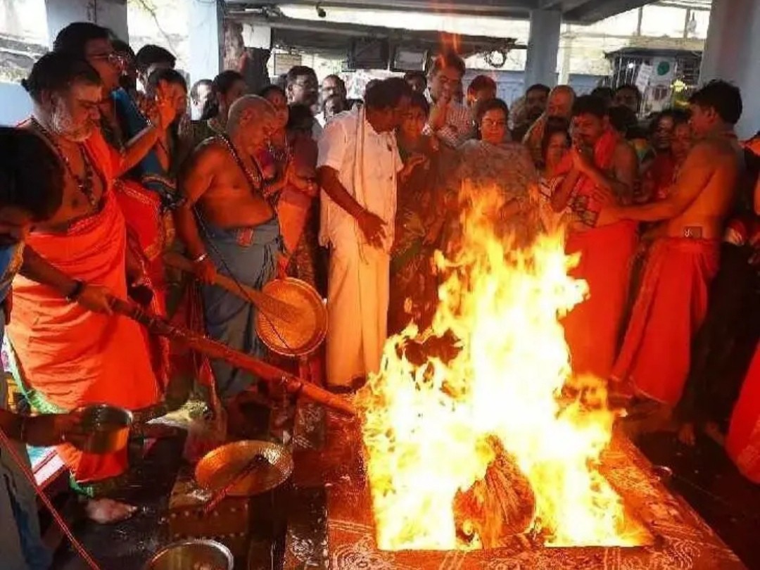 పంచముఖేశ్వర ఆలయంలో అఖండ జ్యోతి