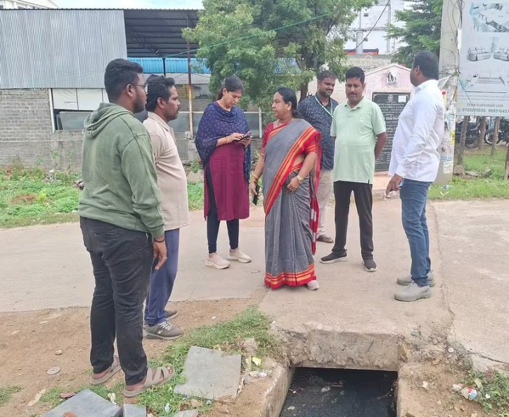 పారిశుధ్య పనులపై పర్యవేక్షించిన మేయర్