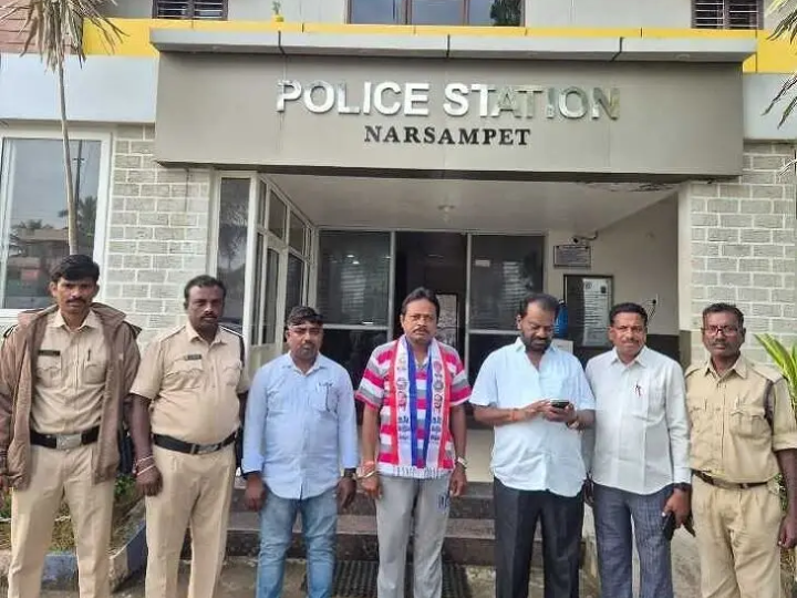 అక్రమంగా అరెస్ట్ చేయడం సరికాదు: శ్రీనివాస్