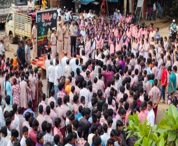 ప్రజా సమూహాల మధ్య నేరాలు జరుగుతున్నాయి: డీఎస్పీ
