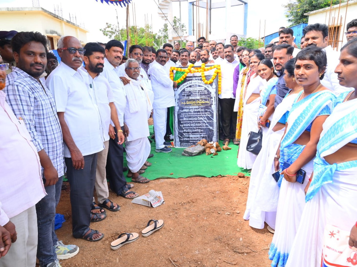 ప్రాథమిక ఆరోగ్య కేంద్రం భవనానికి శంకుస్థాపన చేసిన ఎమ్మెల్యే