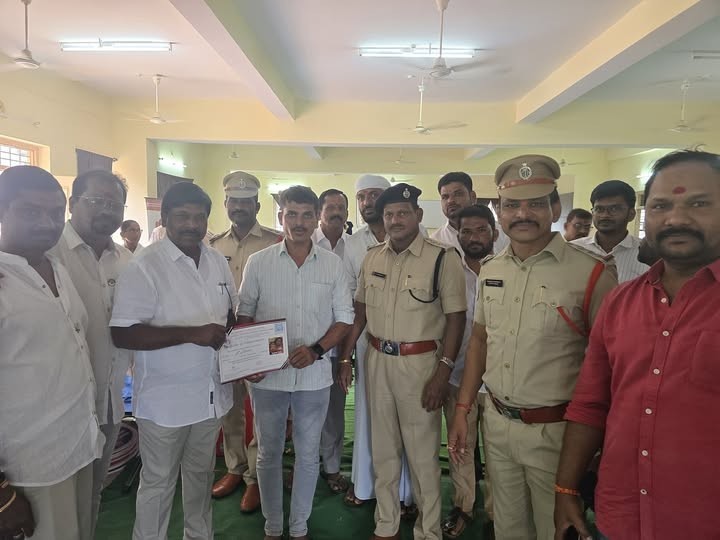 రక్తదాన శిబిరంలో పాల్గొన్న ఎమ్మెల్యే