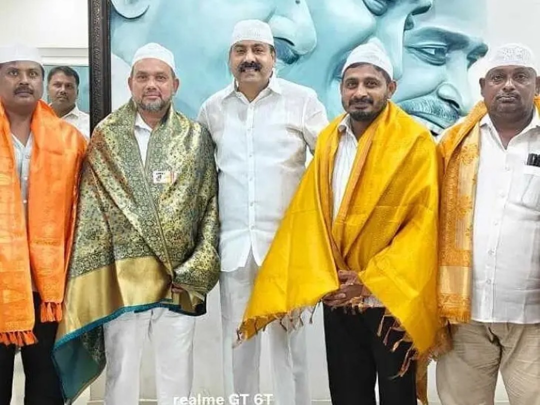 శివకుమార్‌తో వైసీపీ మైనార్టీ సెల్ నాయకుల భేటీ
