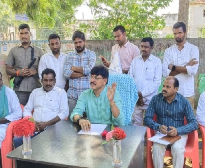 రైతుల సమస్యలను పరిష్కరించాలి: ఎమ్మెల్యే