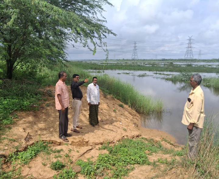 చేజర్ల మండలంలో పాడేరు చెరువు పరిశీలన