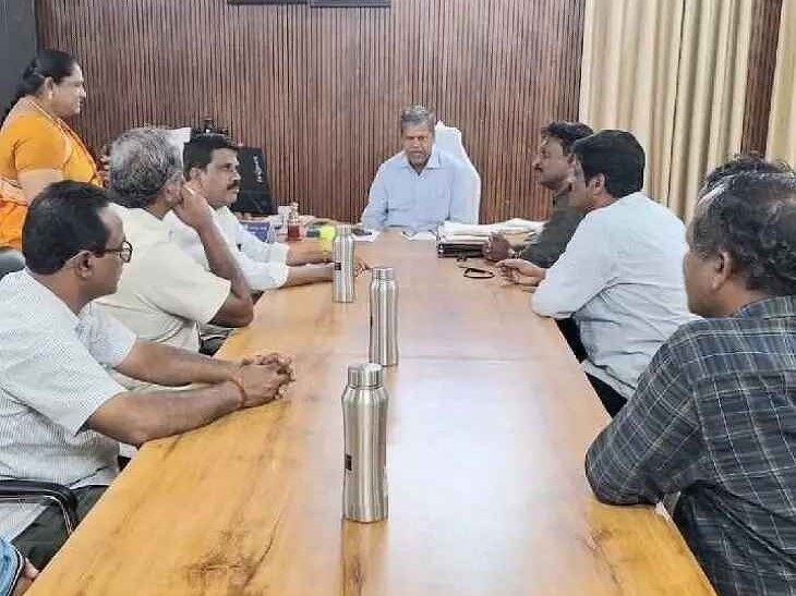 ఉపాధ్యాయ సమస్యలపై ZP సీఈఓ సమీక్ష