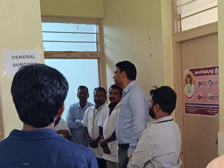 ఇటిక్యాల పీహెచ్‌సీలో కలెక్టర్ ఆకస్మిక తనిఖీ