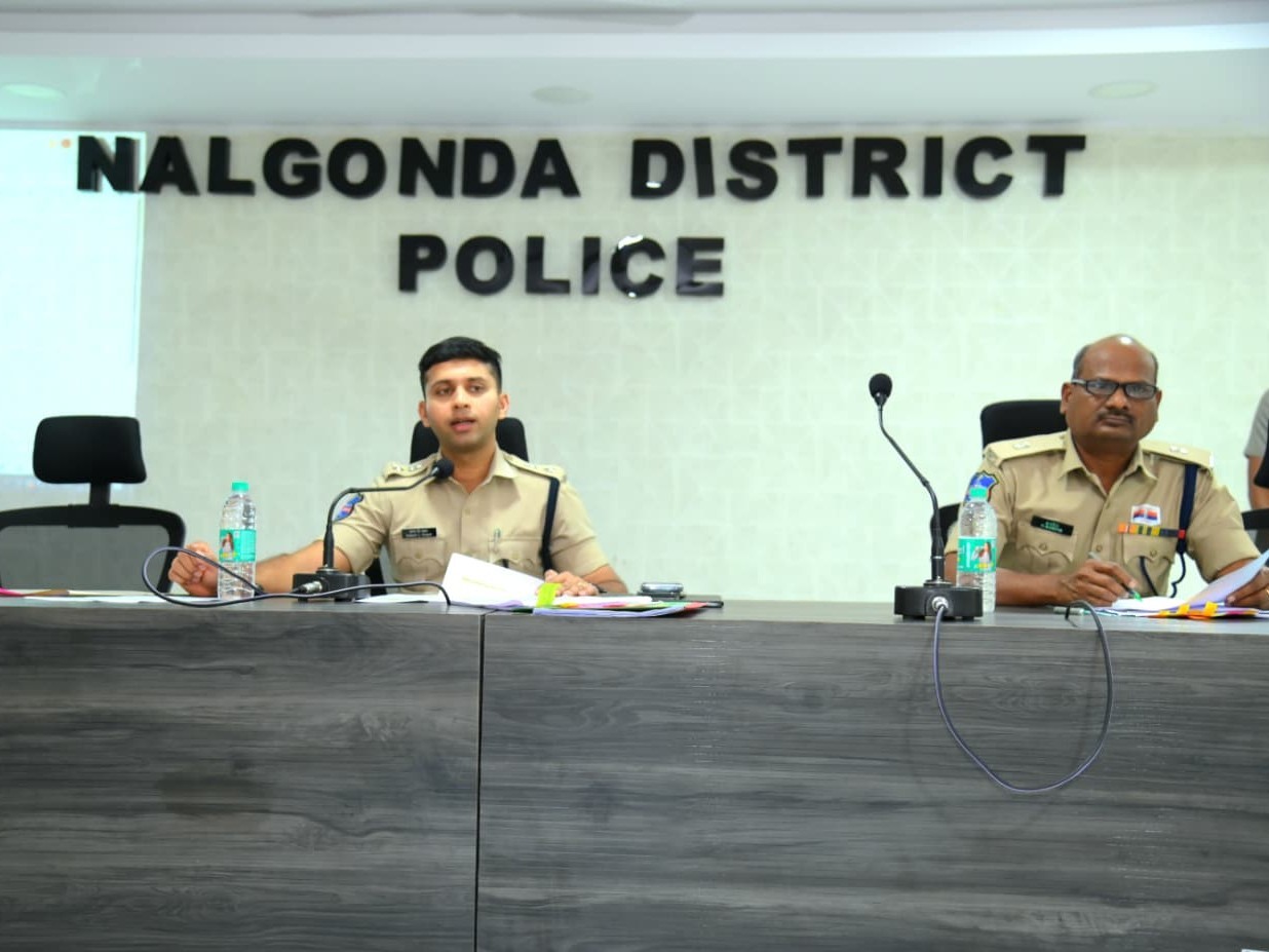 జిల్లాలో నేరాలపై ప్రత్యేక దృష్టి సారించాలి: SP