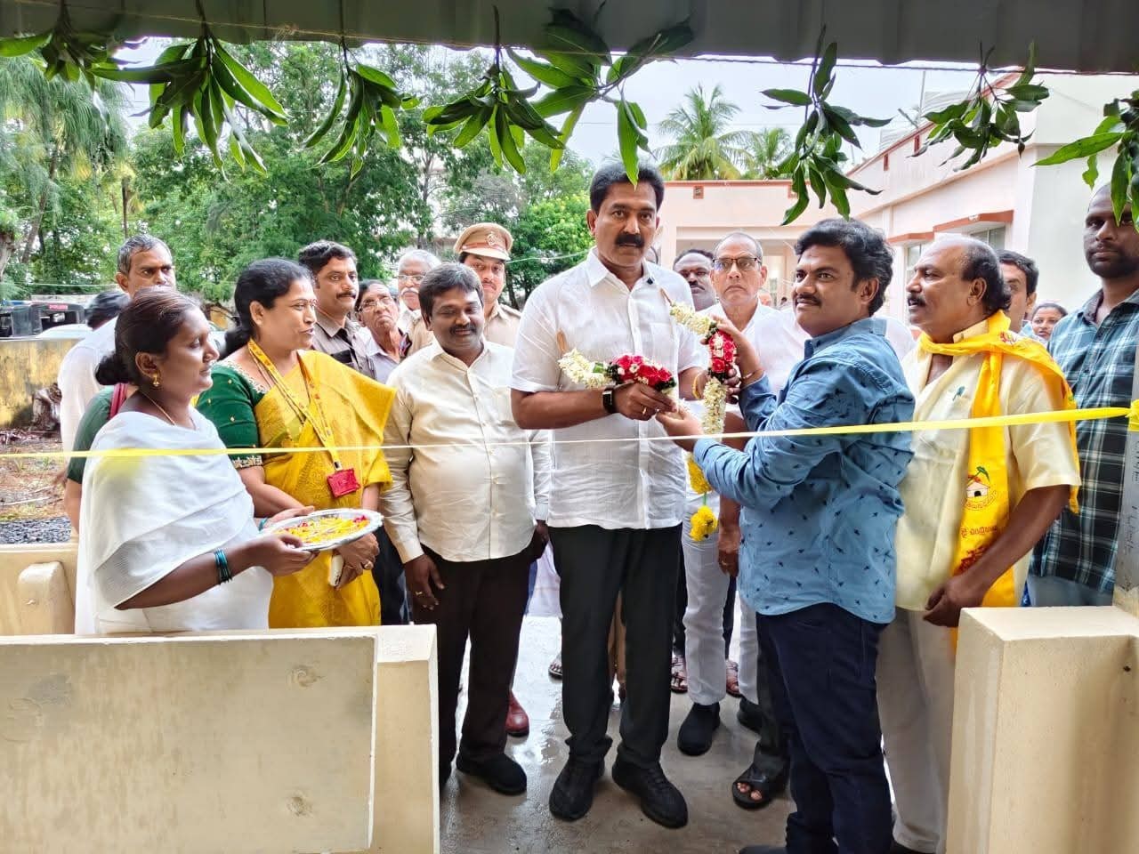 అభివృద్ధి పనులు ప్రారంభించిన ఎమ్మెల్యే బోడె ప్రసాద్