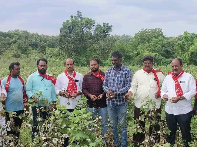 ‘పత్తి రైతులను ప్రభుత్వాలు ఆదుకోవాలి’