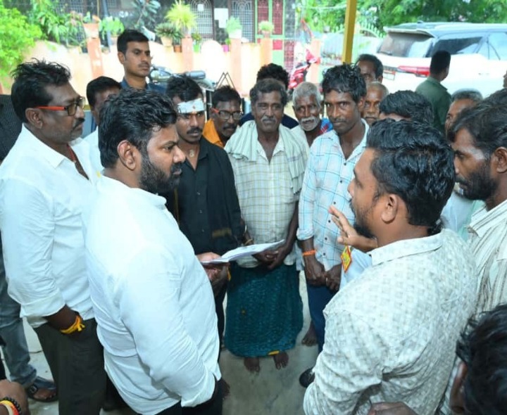 వినతుల పరిష్కారానికి హామీ ఇచ్చిన విజయ్ చంద్ర
