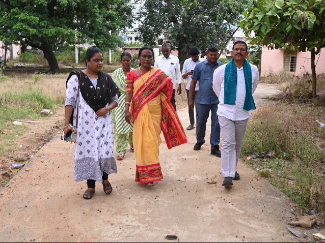 గురుకుల పాఠశాల ప్రిన్సిపల్ పై ఎమ్మెల్యే ఆగ్రహం