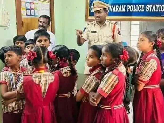 ‘చట్టాలపై ప్రతి విద్యార్థికి అవగాహన ఉండాలి ‘