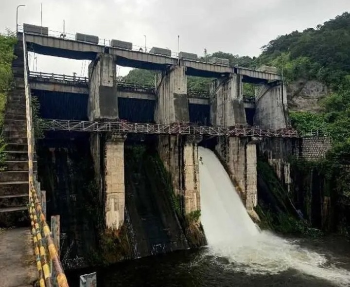 ఆండ్ర రిజర్వాయర్ నుంచి నీరు విడుదల