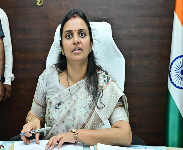 20 మంది ప్రయాణికులు క్షేమం: కలెక్టర్