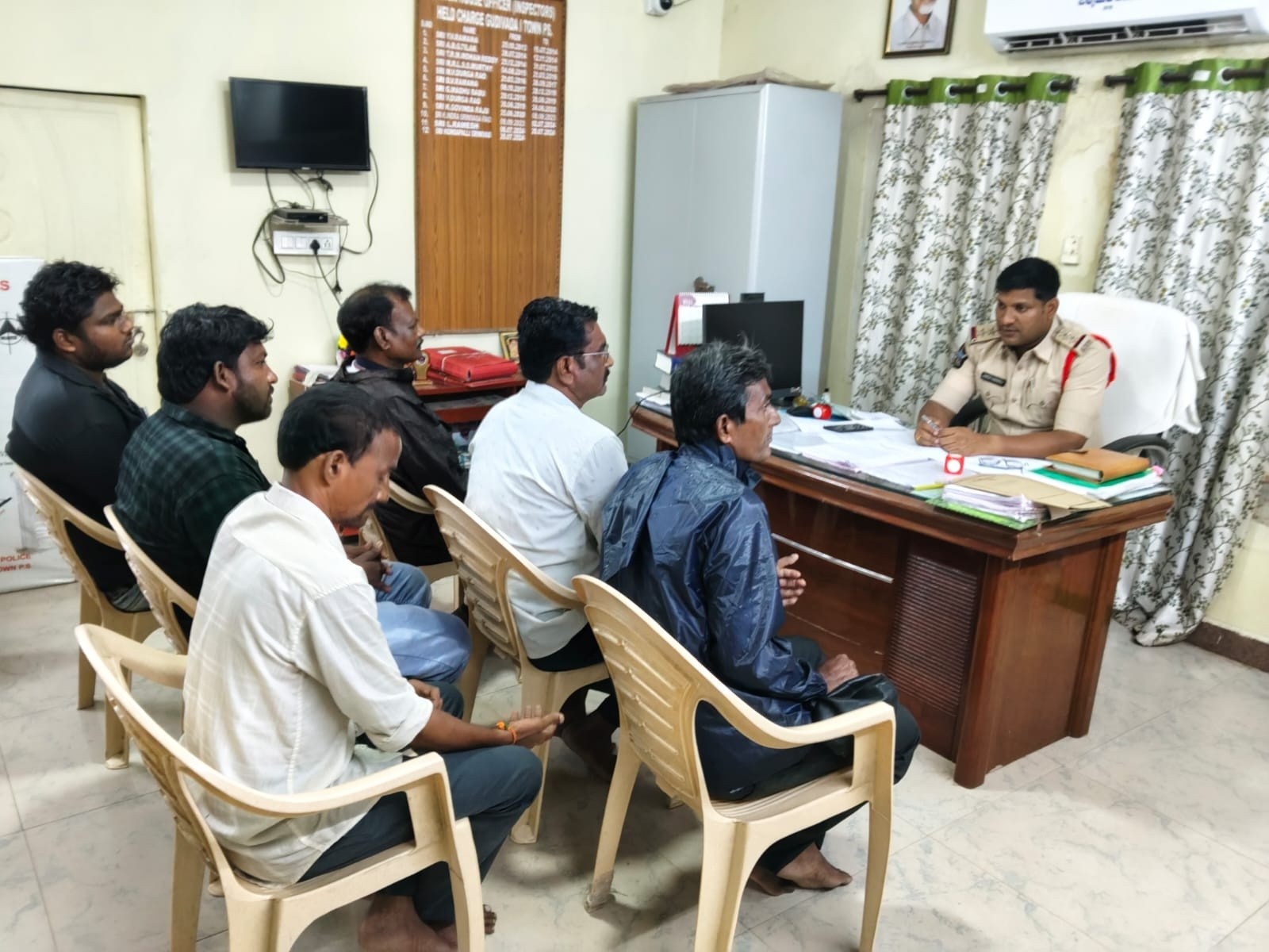 డీజే యజమానులతో సీఐ సమావేశం