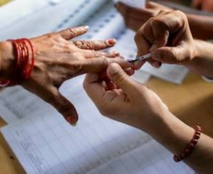 ‘ఇంటి వద్ద ఓటు వేసేందుకు దరఖాస్తు చేసుకోండి’