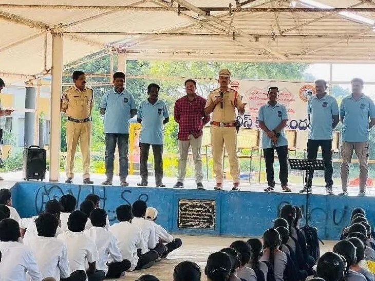 ‘విద్యార్థులు డ్రగ్స్‌కు దూరంగా ఉండాలి’