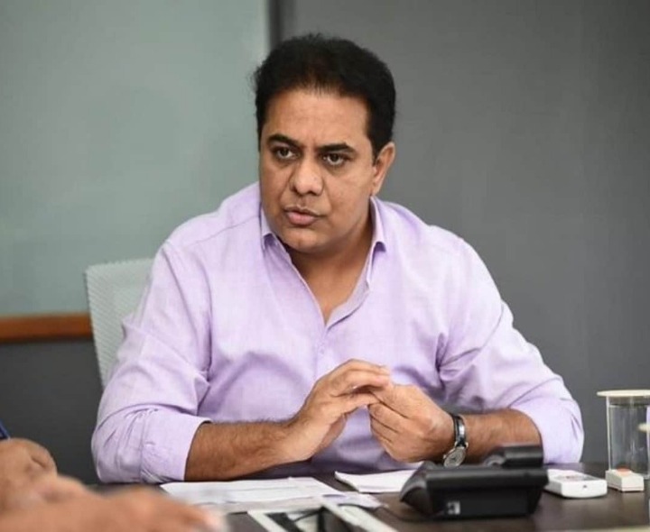 బస్సు ప్రమాదం దిగ్భ్రాంతికి గురి చేసింది: KTR