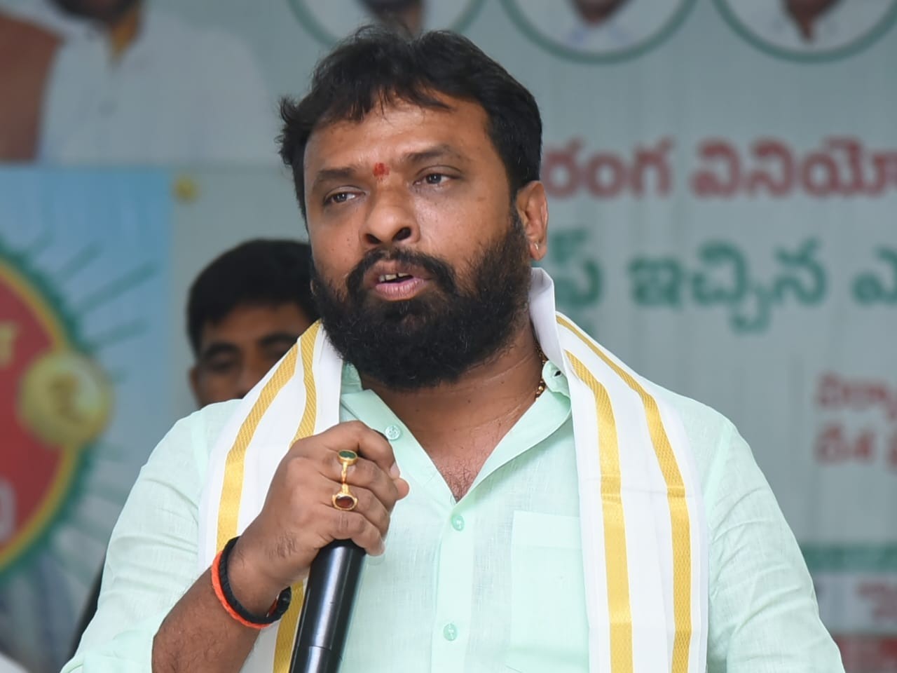 కర్నూలు ఘటనపై మంత్రి తీవ్ర దిగ్భ్రాంతి