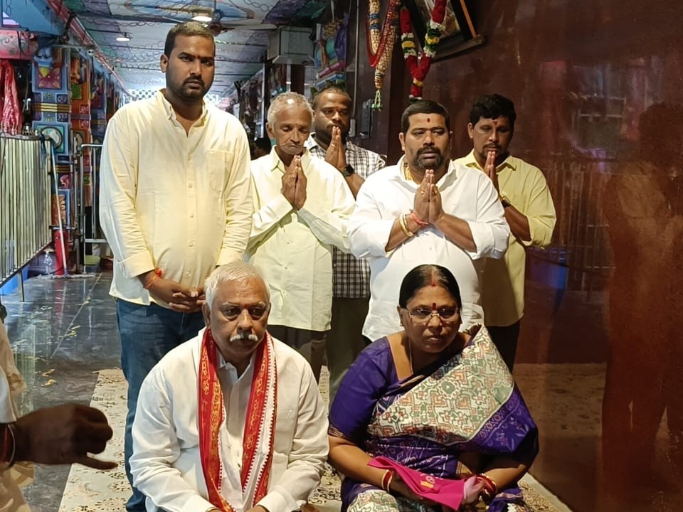 శ్రీ కనక దుర్గమ్మ అమ్మవారిని దర్శించుకున్న ఎమ్మెల్యే