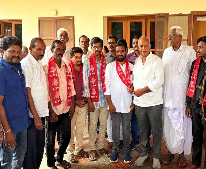 ఎమ్మెల్యే సమక్షంలో సీపీఐ పార్టీలో చేరికలు
