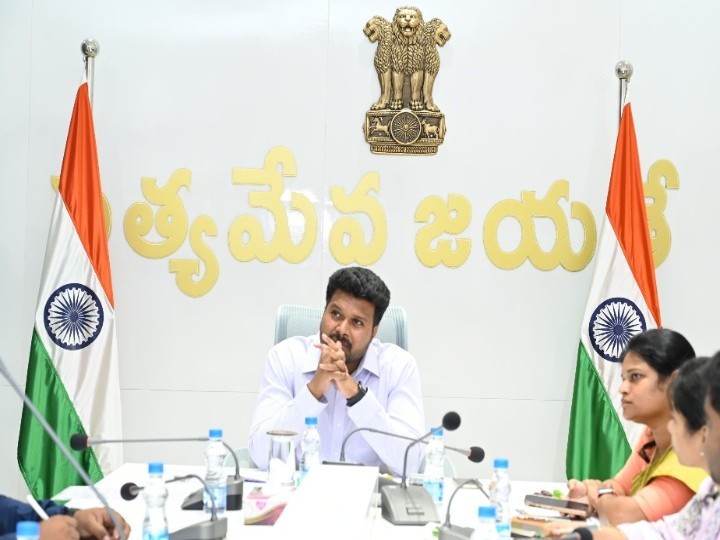 అరటి, కొబ్బరి ఉత్పత్తుల కోసం ఇంక్యుబేషన్ కేంద్రాలు: కలెక్టర్