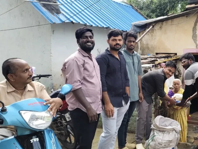 నిరుపేదలకు నిత్యావసర సరుకుల పంపిణీ