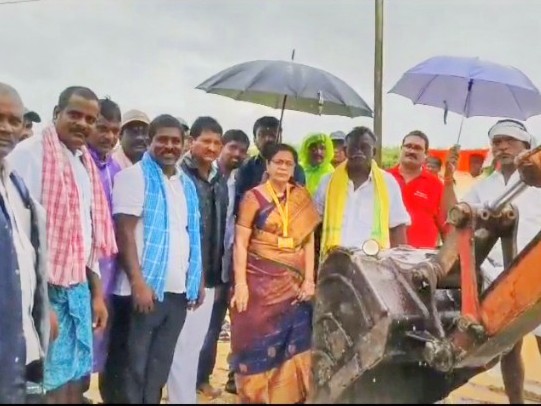 కాలువ పూడిక తీత పనుల ప్రారంభం