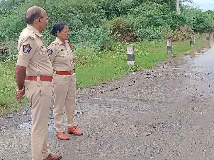 నాగులుప్పలపాడులో పర్యటించిన DSP