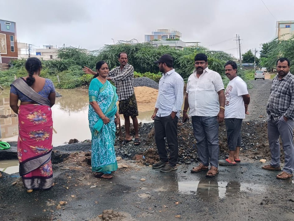 పామూరులో డ్రైనేజీ సమస్య పరిష్కారం