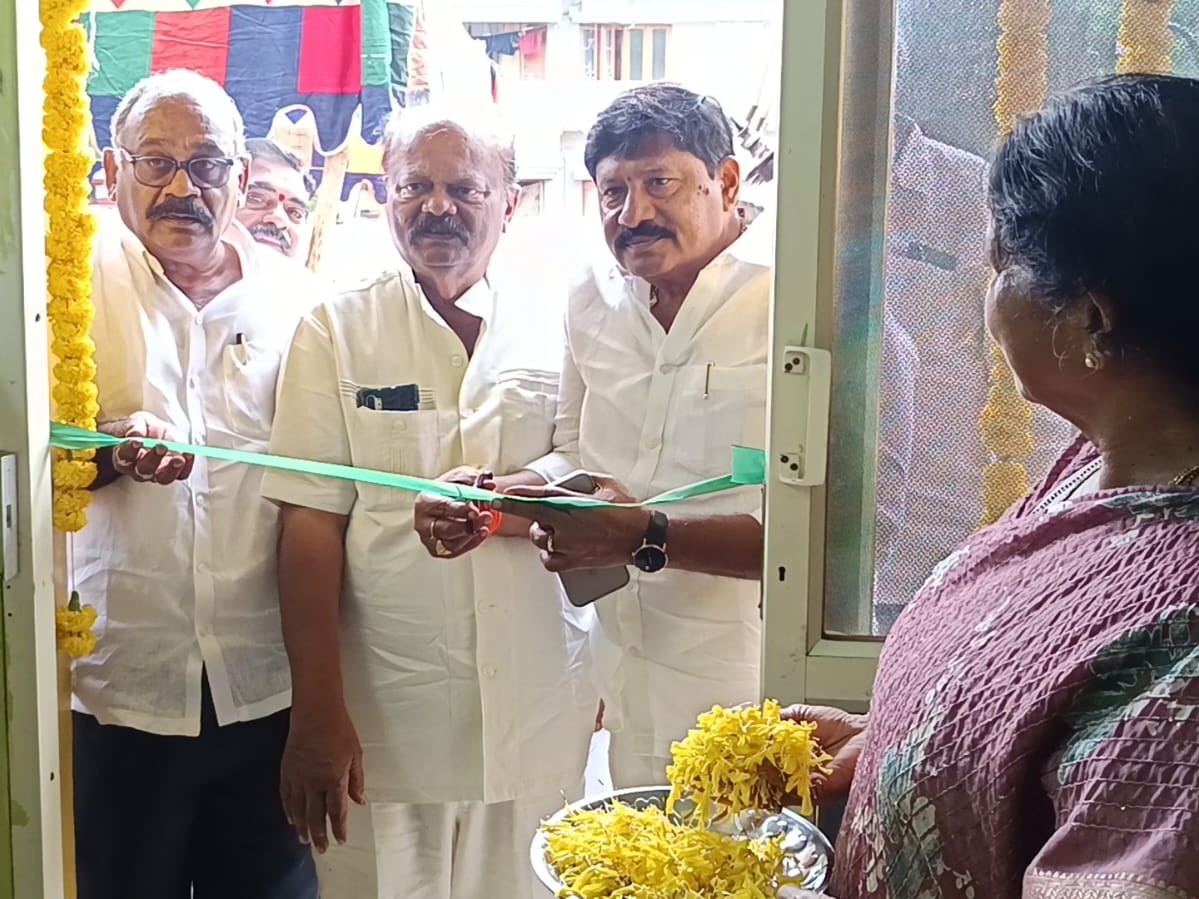 ఆర్పీ రిలాక్స్ సెంటర్‌ను ప్రారంభించిన శ్రీనివాసరావు