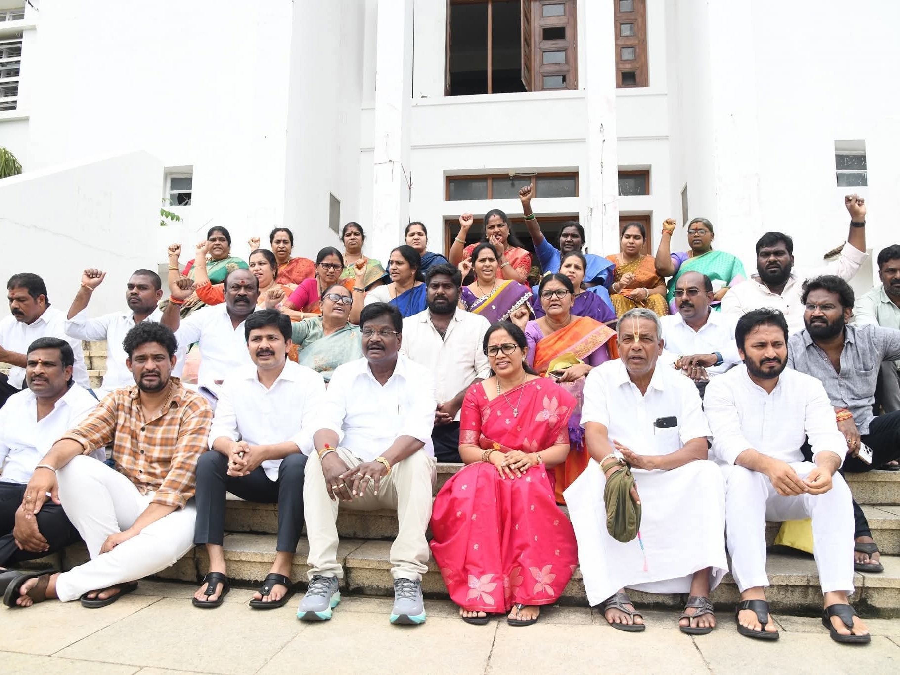 కార్పొరేటర్ పై దాడి.. ఎంపీ ఆగ్రహం