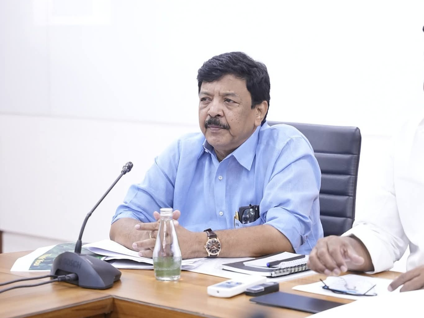 ట్రావెల్స్ బస్సు ప్రమాద ఘటనపై మంత్రి తీవ్ర దిగ్భ్రాంతి