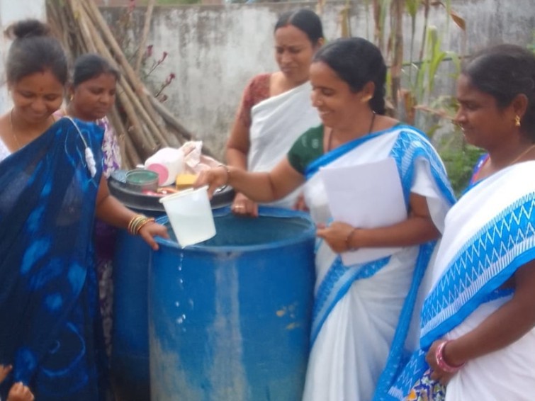 ‘ఇంటి పరిసరాలలో నీరు నిల్వ ఉండకూడదు’